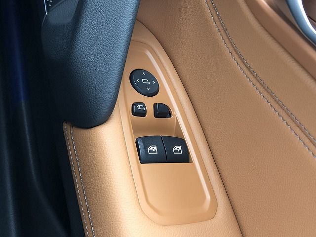 G29 z4 sDrive20i RHD