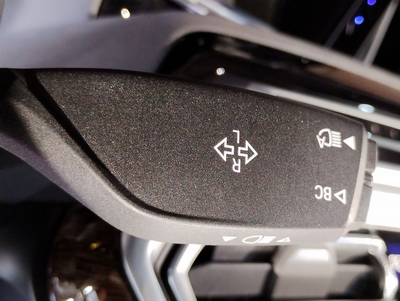 G01 X3 M40d RHD LCI ZA