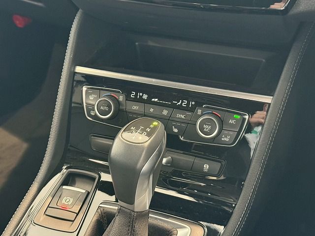 218D ACTIVE TOURER RHD
