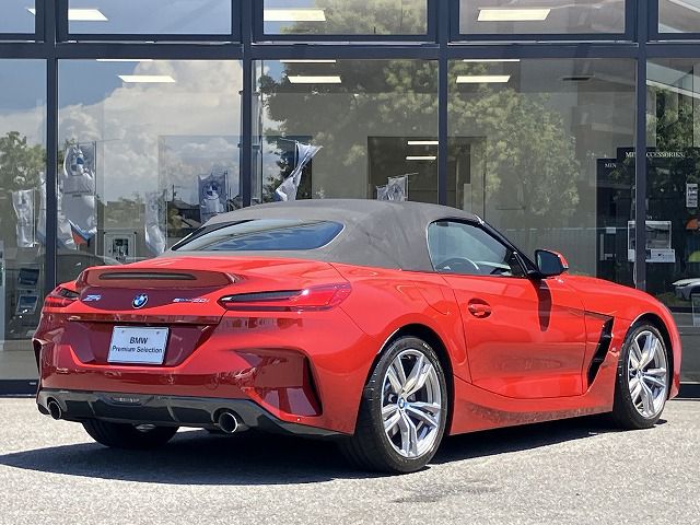 G29 z4 sDrive20i RHD