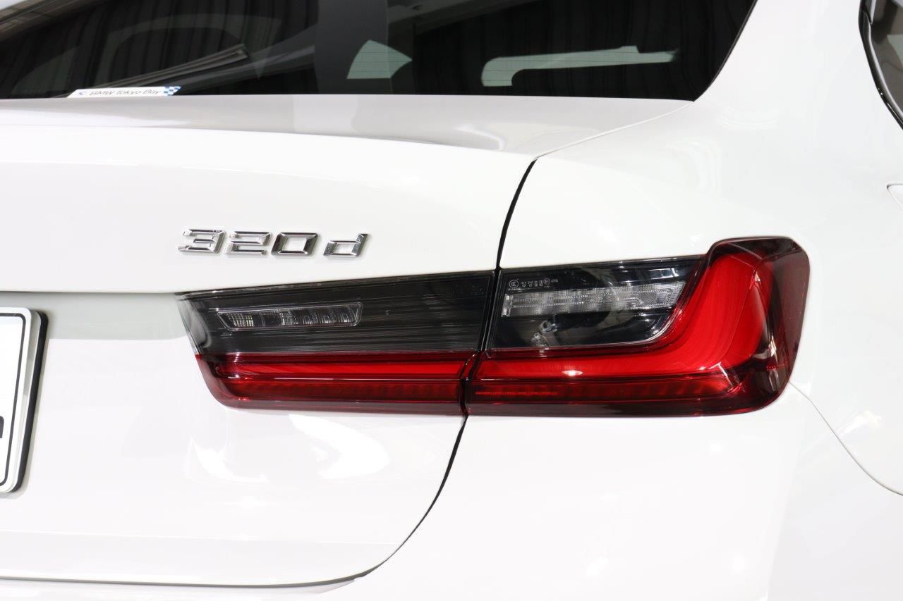 320d xDrive Berline RHD