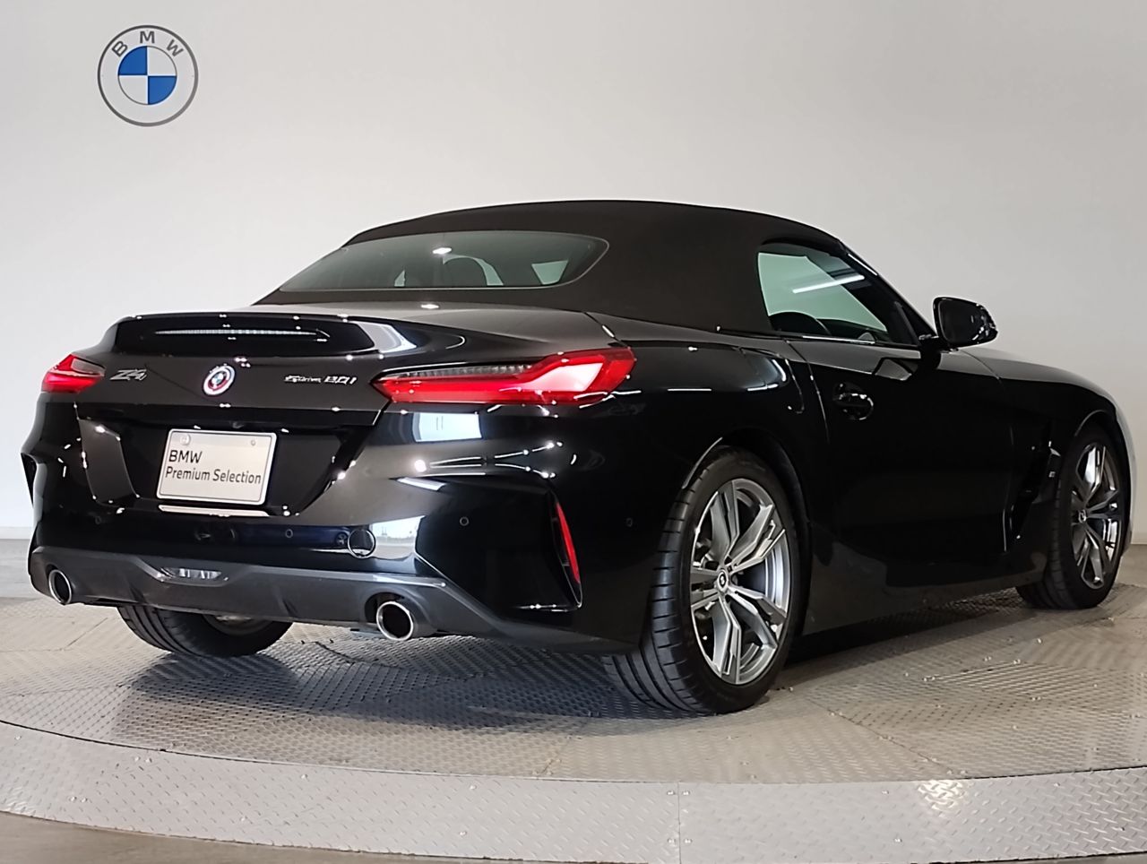 G29 z4 sDrive20i RHD