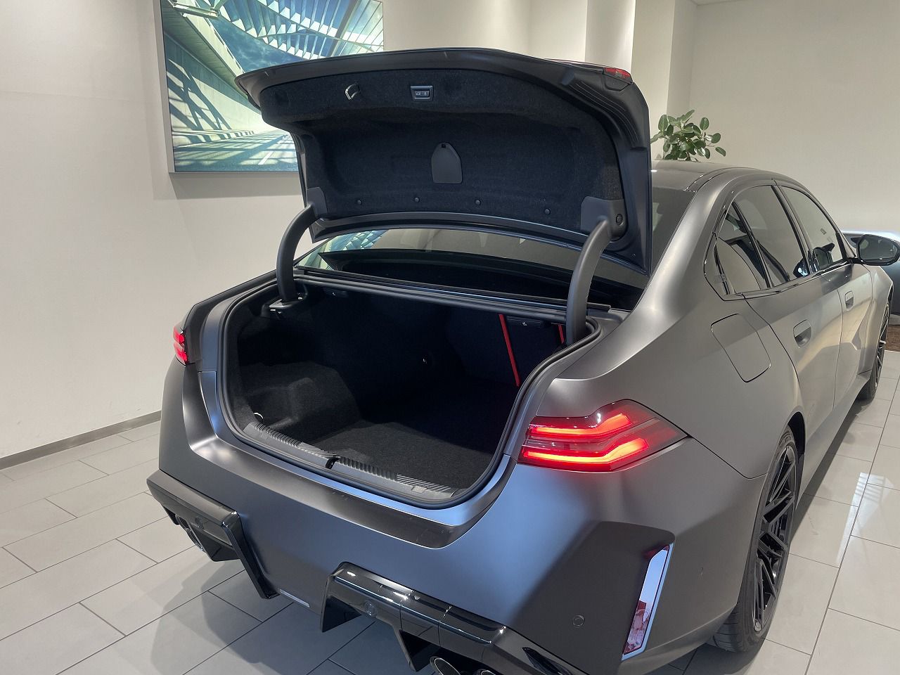 M5 Saloon RHD