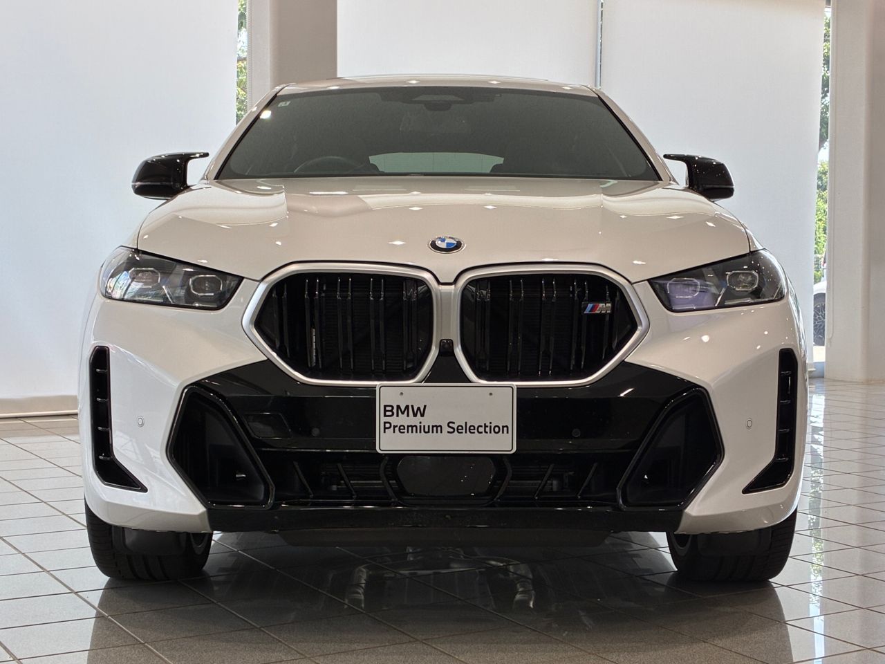 X6 M60i xDrive RHD