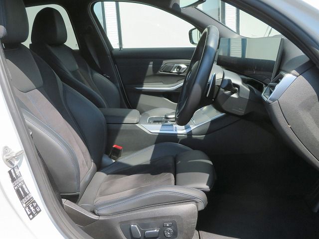 320d xDrive Berline RHD