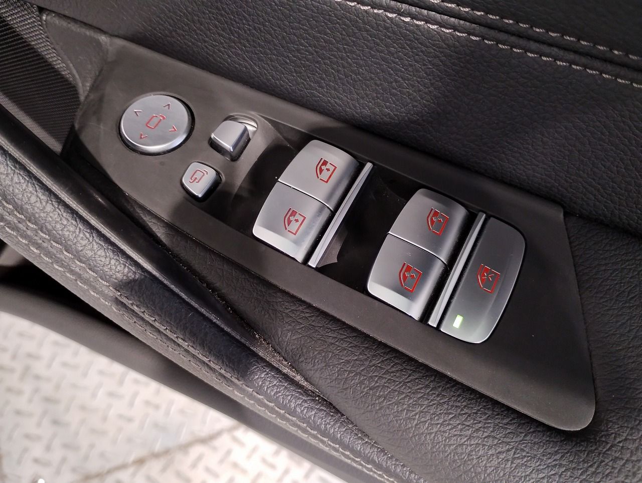 520d xDrive Sedan RHD