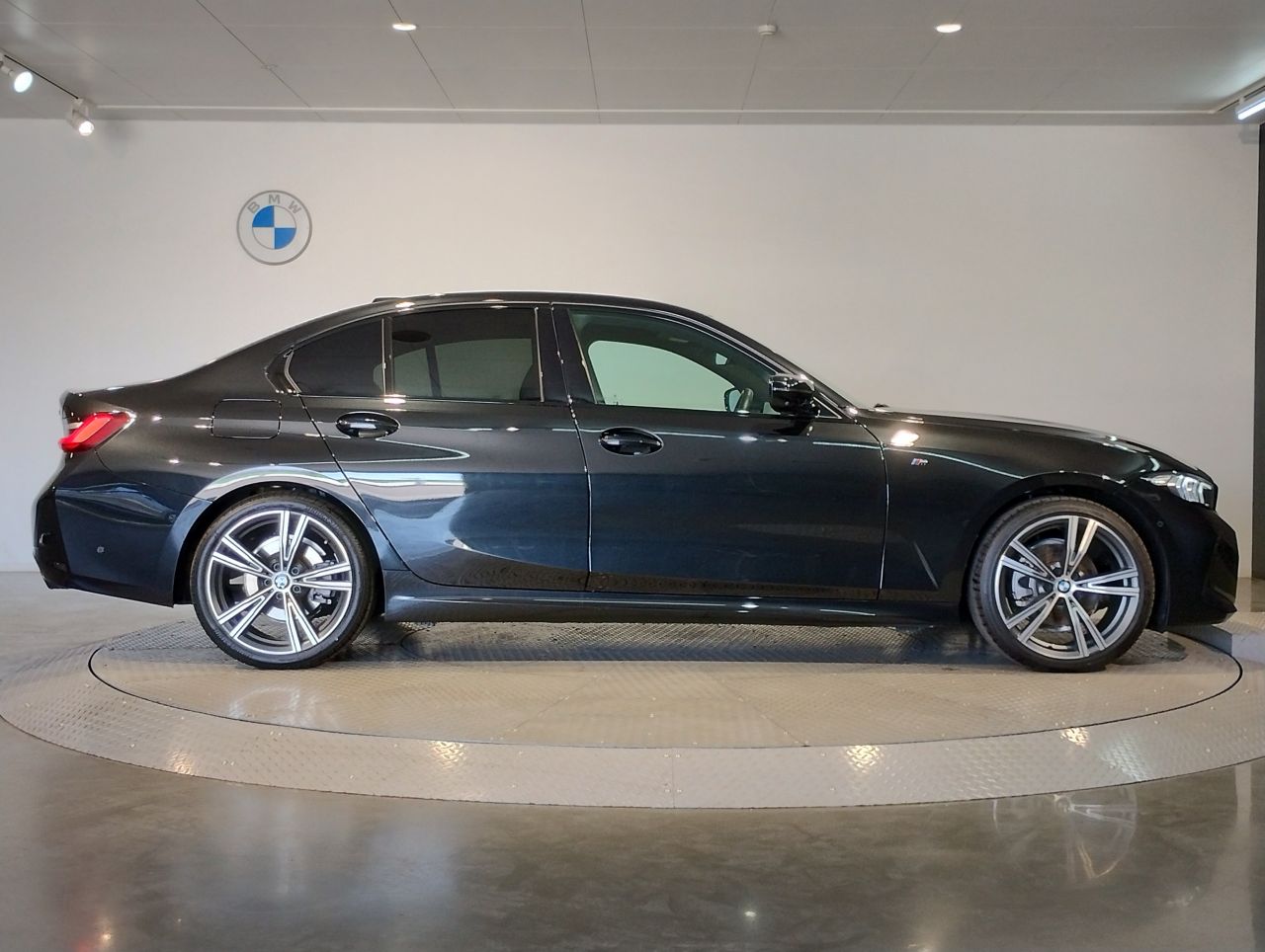 320d xDrive Berline RHD