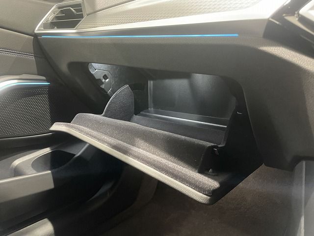 318i Touring RHD