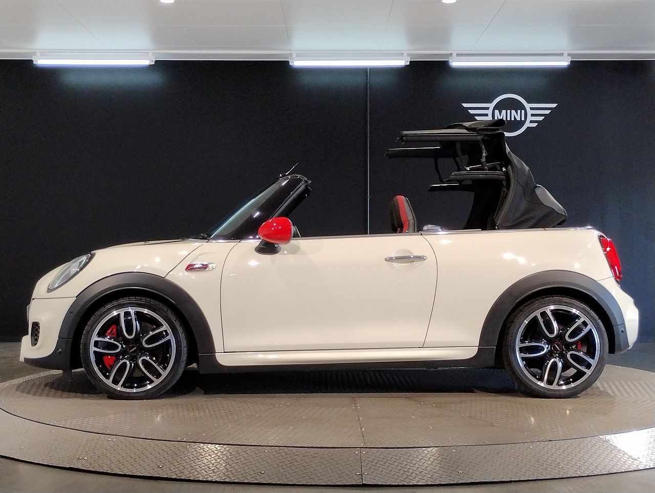 F57 MINI John Cooper Works Convertible LCI