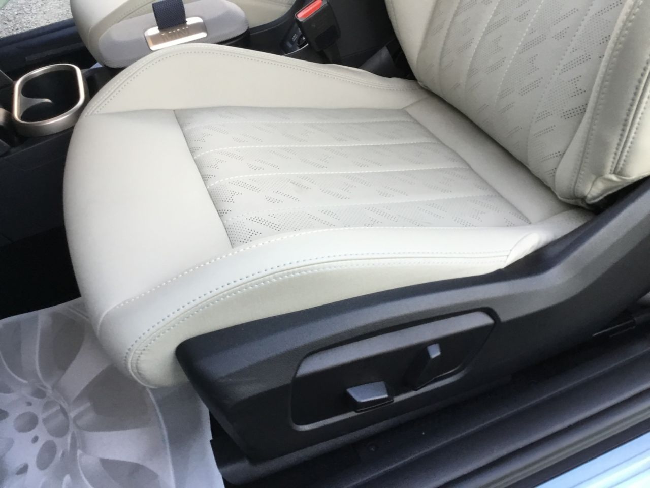 F66 MINI Cooper C 3Dr