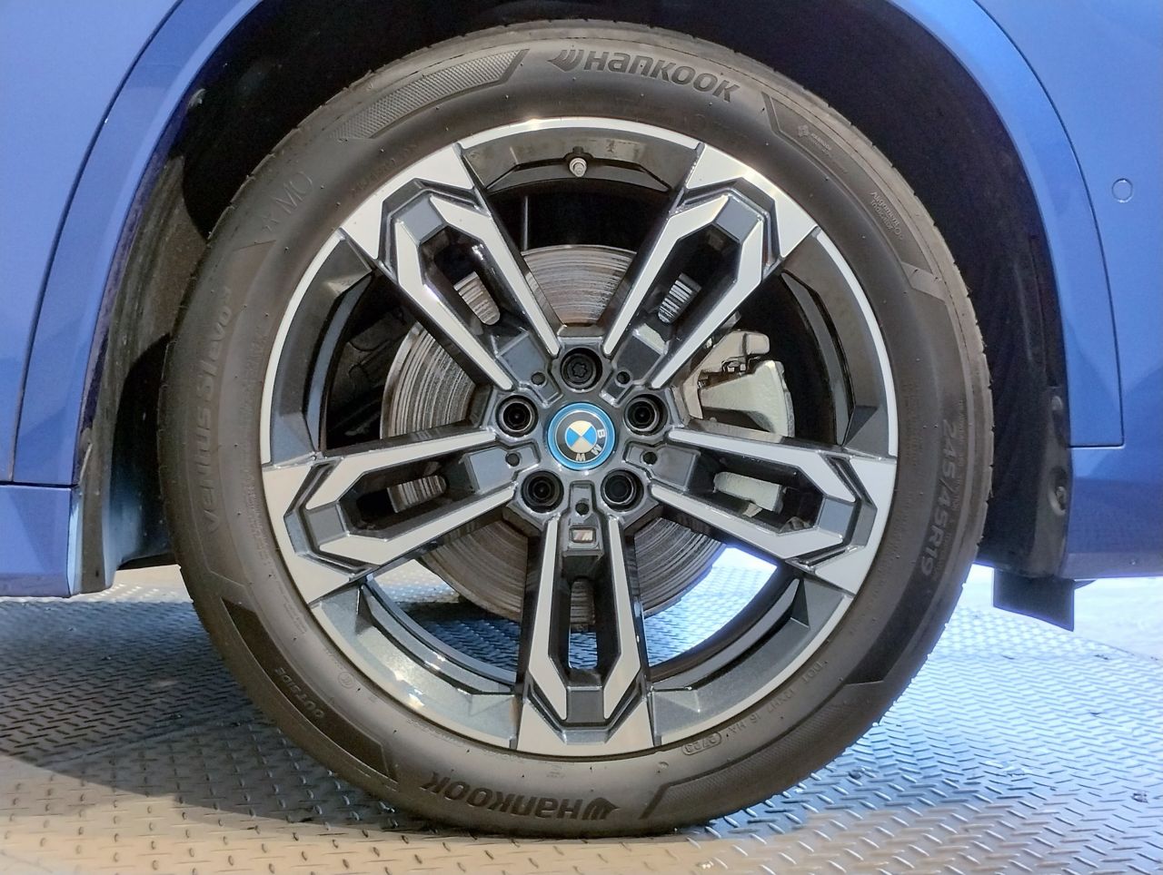 U11 iX1 xDrive30