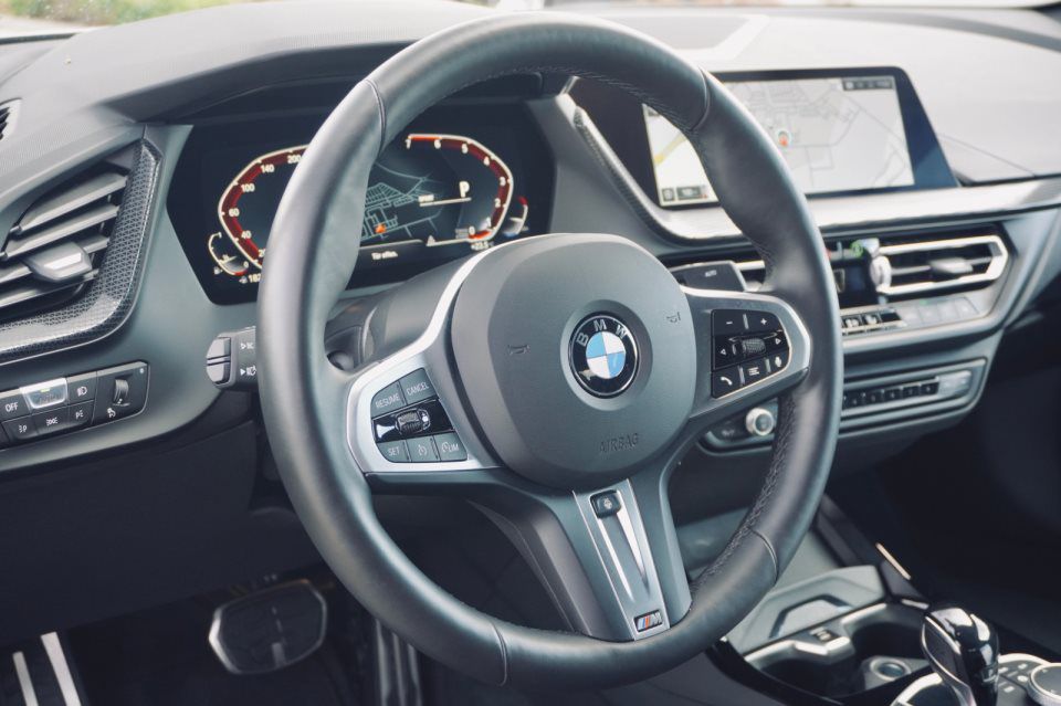 BMW 218