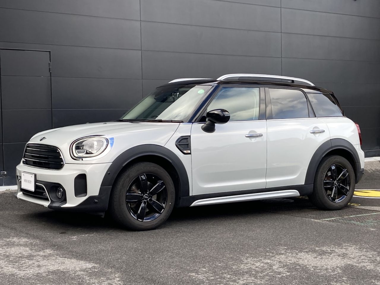 MINI COOPER D CROSSOVER MINI SELECTION.