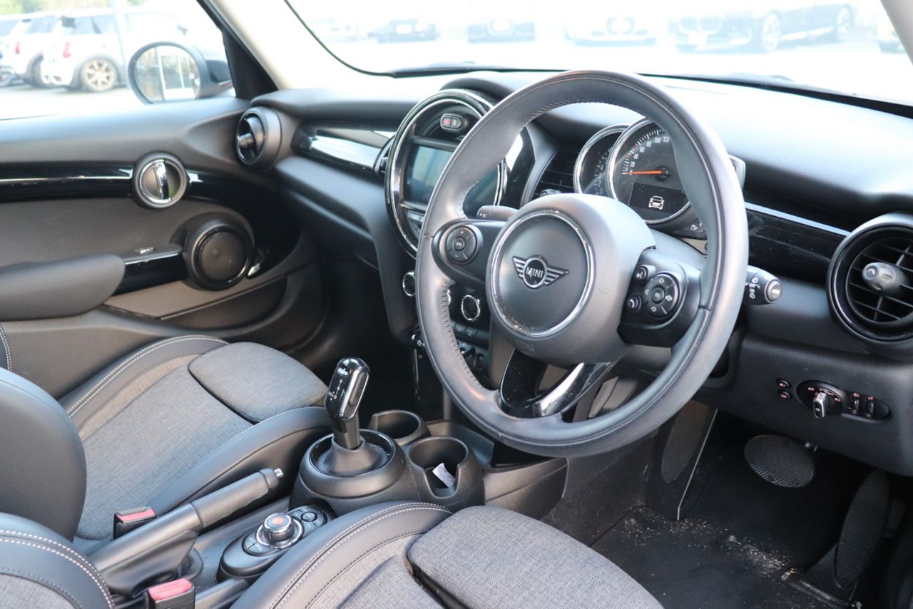F55 MINI Cooper 5-Door Hatch LCI
