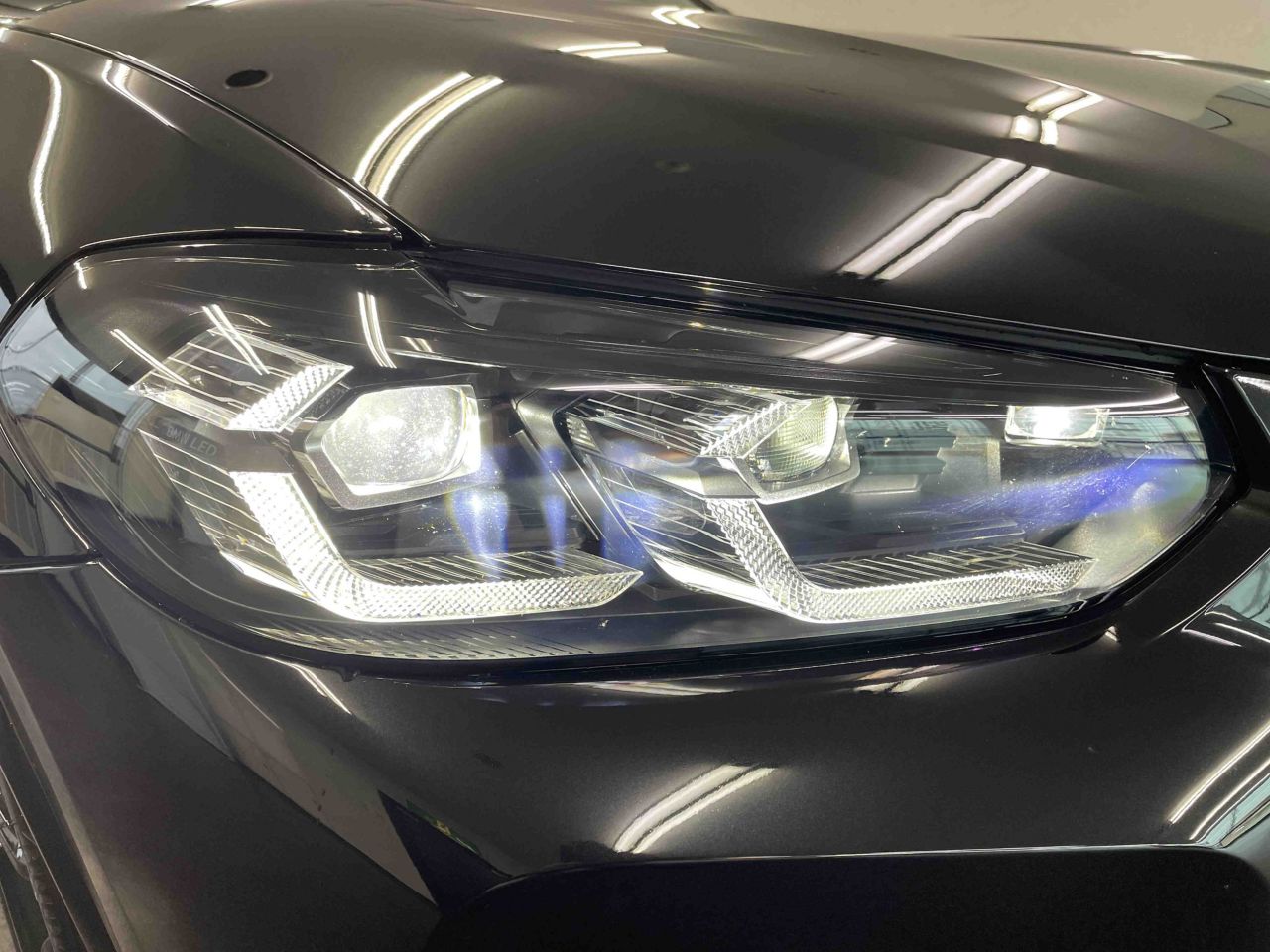 G02 X4 M40i RHD LCI