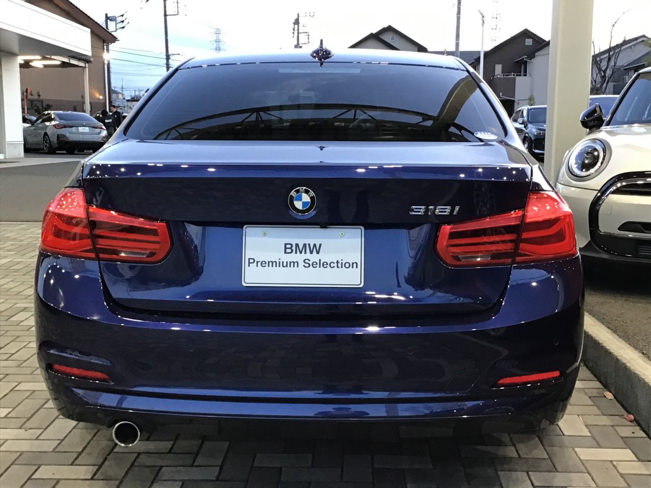 318I SEDAN RHD