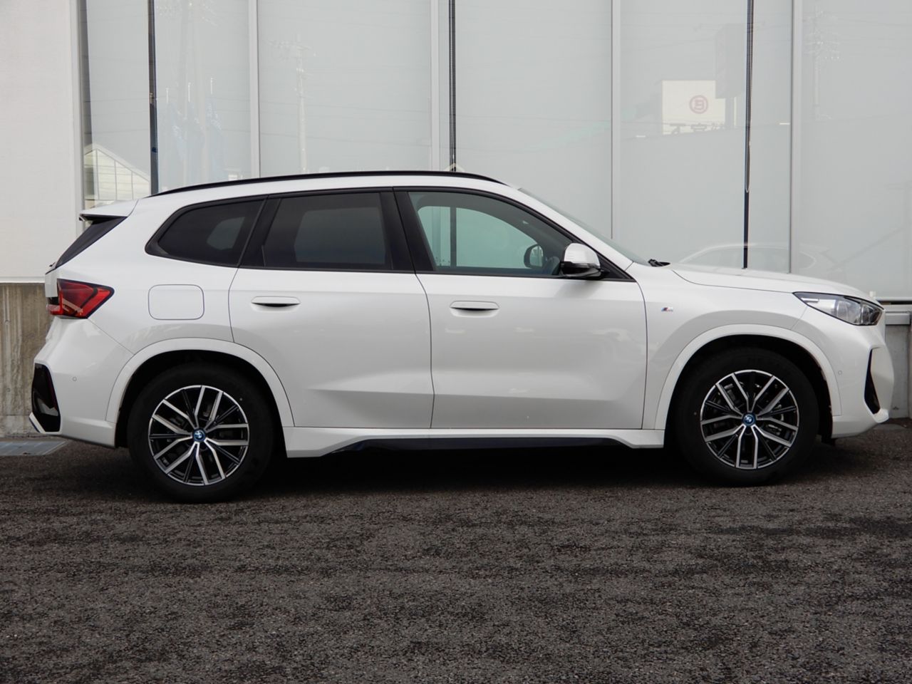 U11 iX1 xDrive30