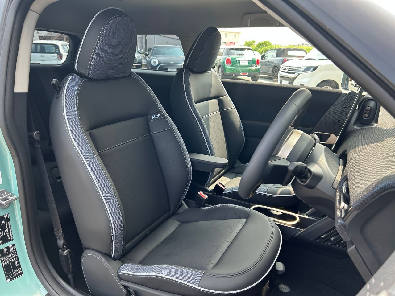 J01 MINI Cooper SE