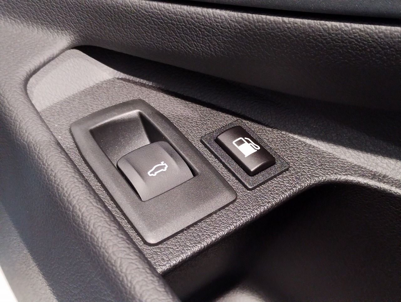 G20 330e Saloon LCI RHD MX