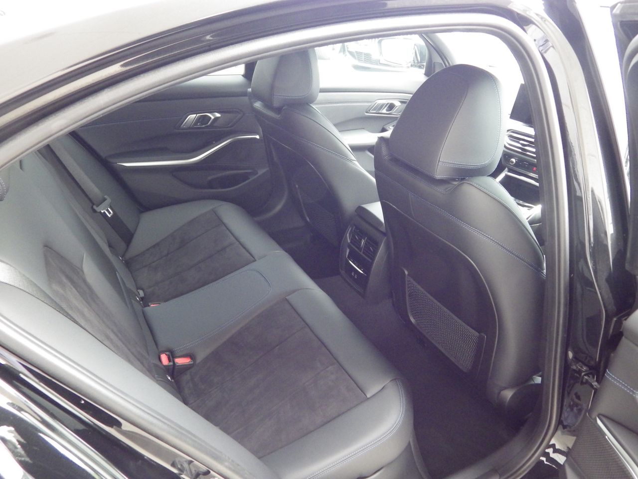 G20 320i Saloon LCI RHD MX