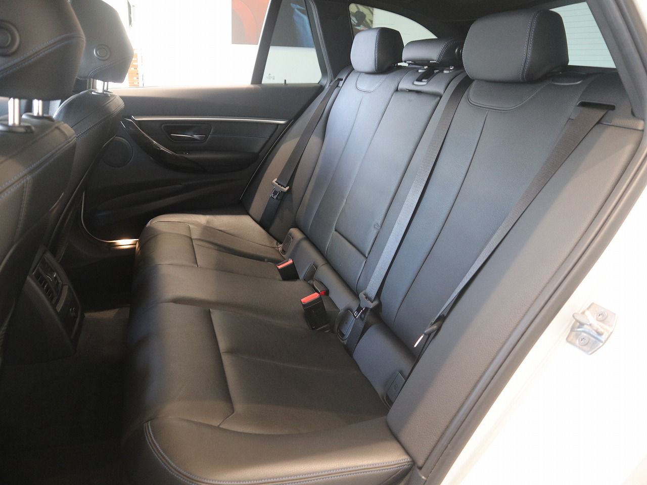 320I XDRIVE TOURING RHD
