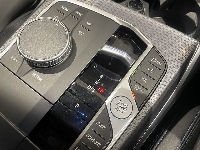 320d xDrive Berline RHD