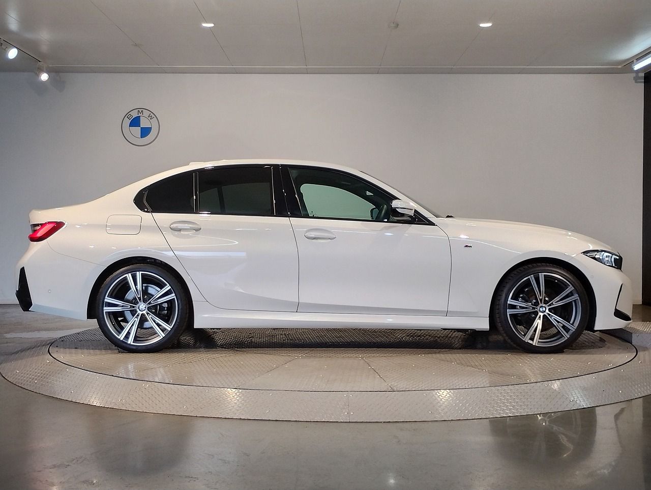 320d xDrive Berline RHD
