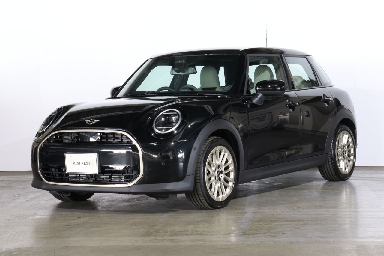 THE NEW MINI COOPER (5 DOOR) C