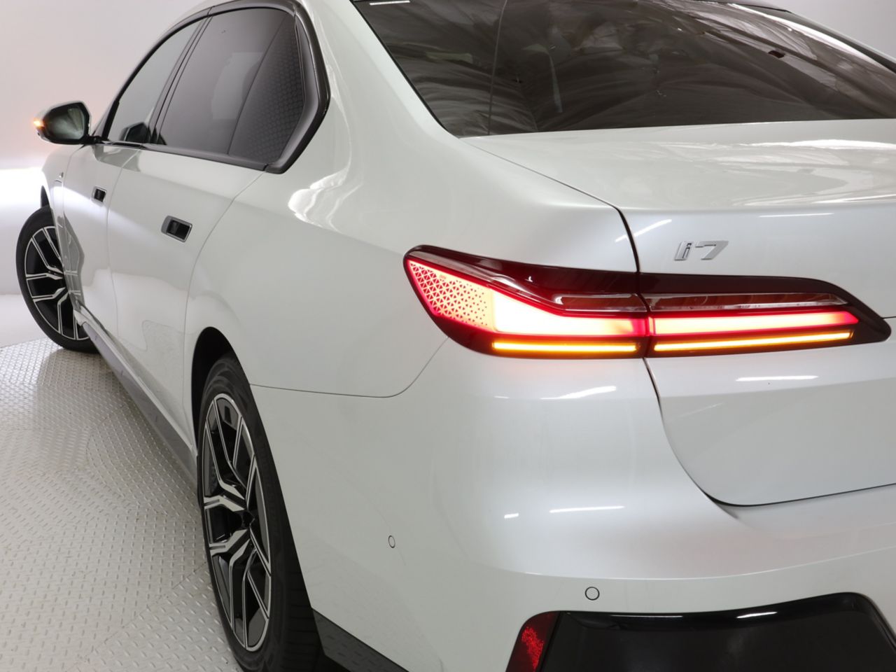 BMW i7 eDrive50 Sedan RHD