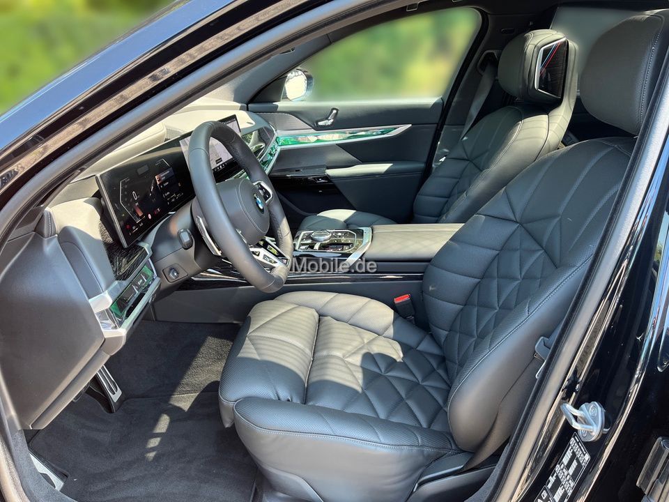 BMW 740