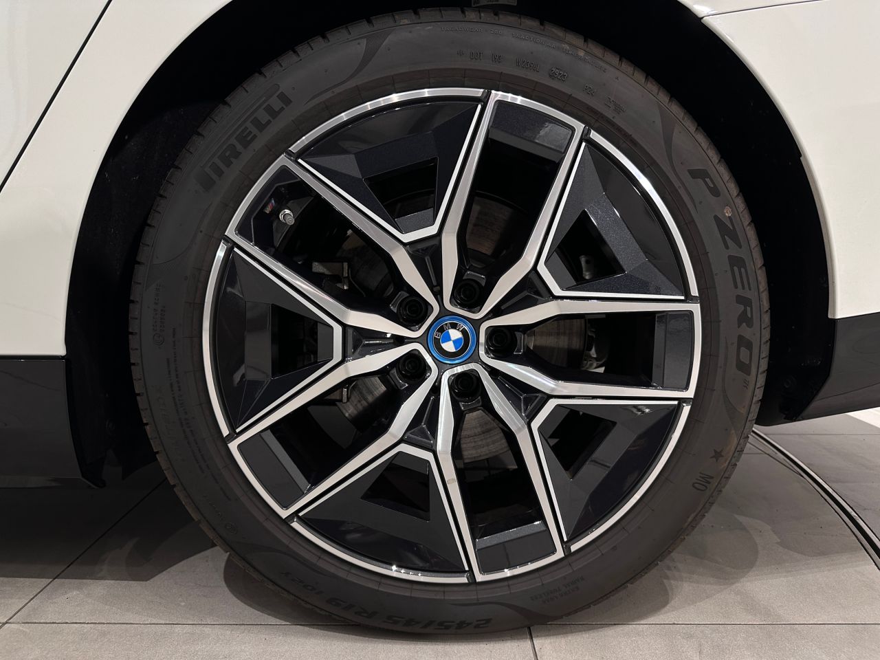 BMW i5 eDrive40 Sedan RHD