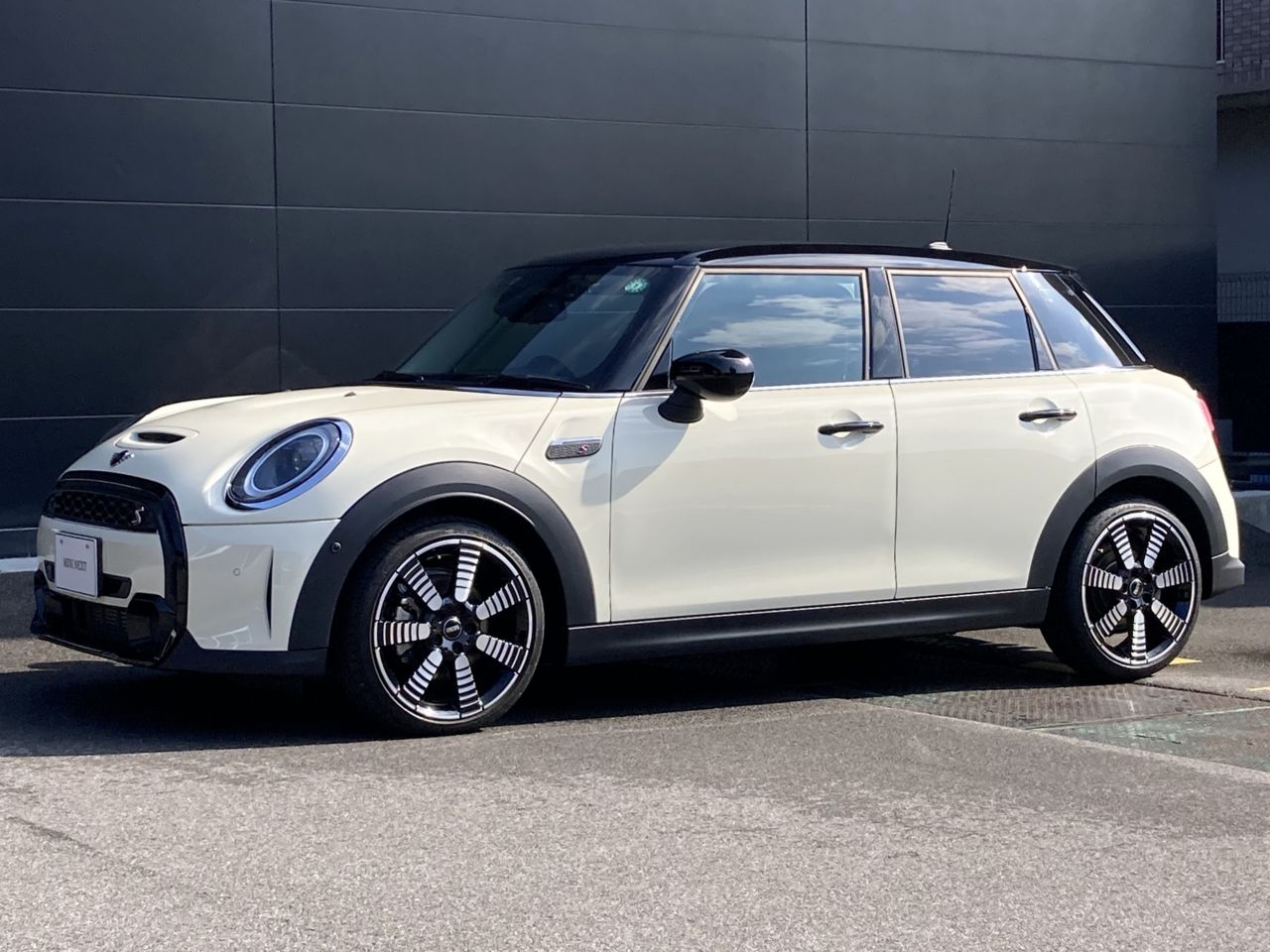 MINI COOPER SD 5 DOOR.
