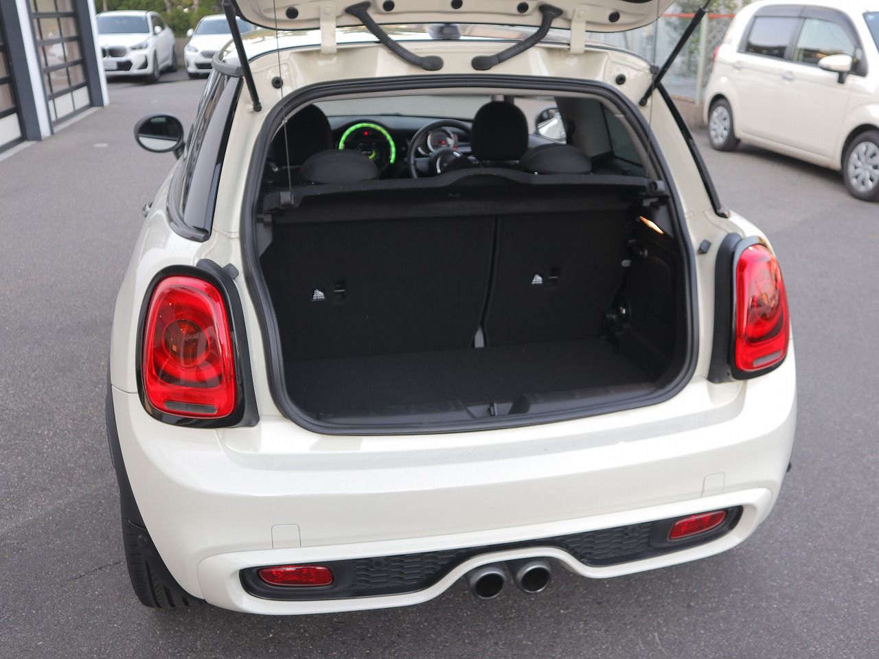 F56 COOPER S D(AT)
