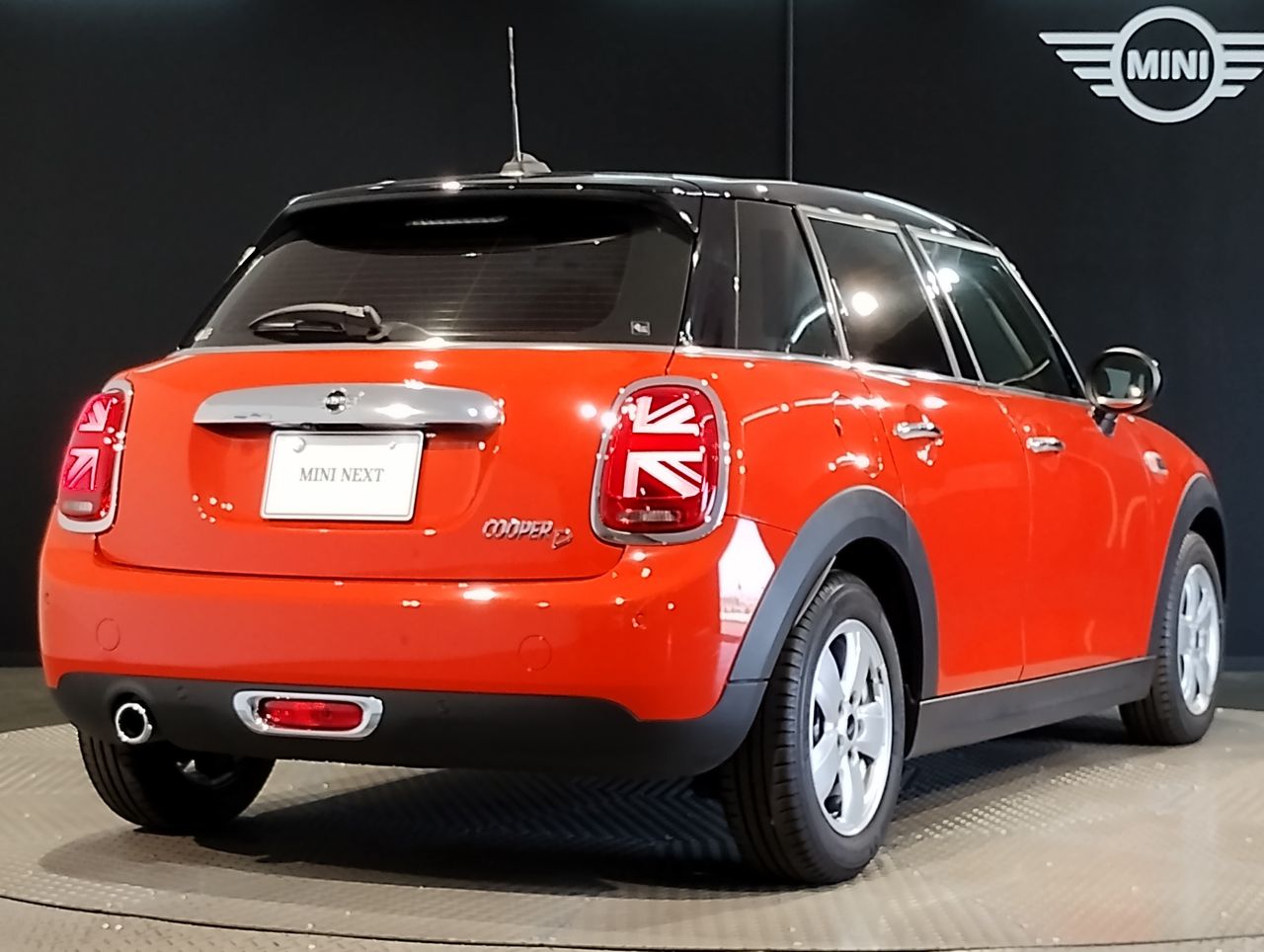 F55 COOPER D (AT)