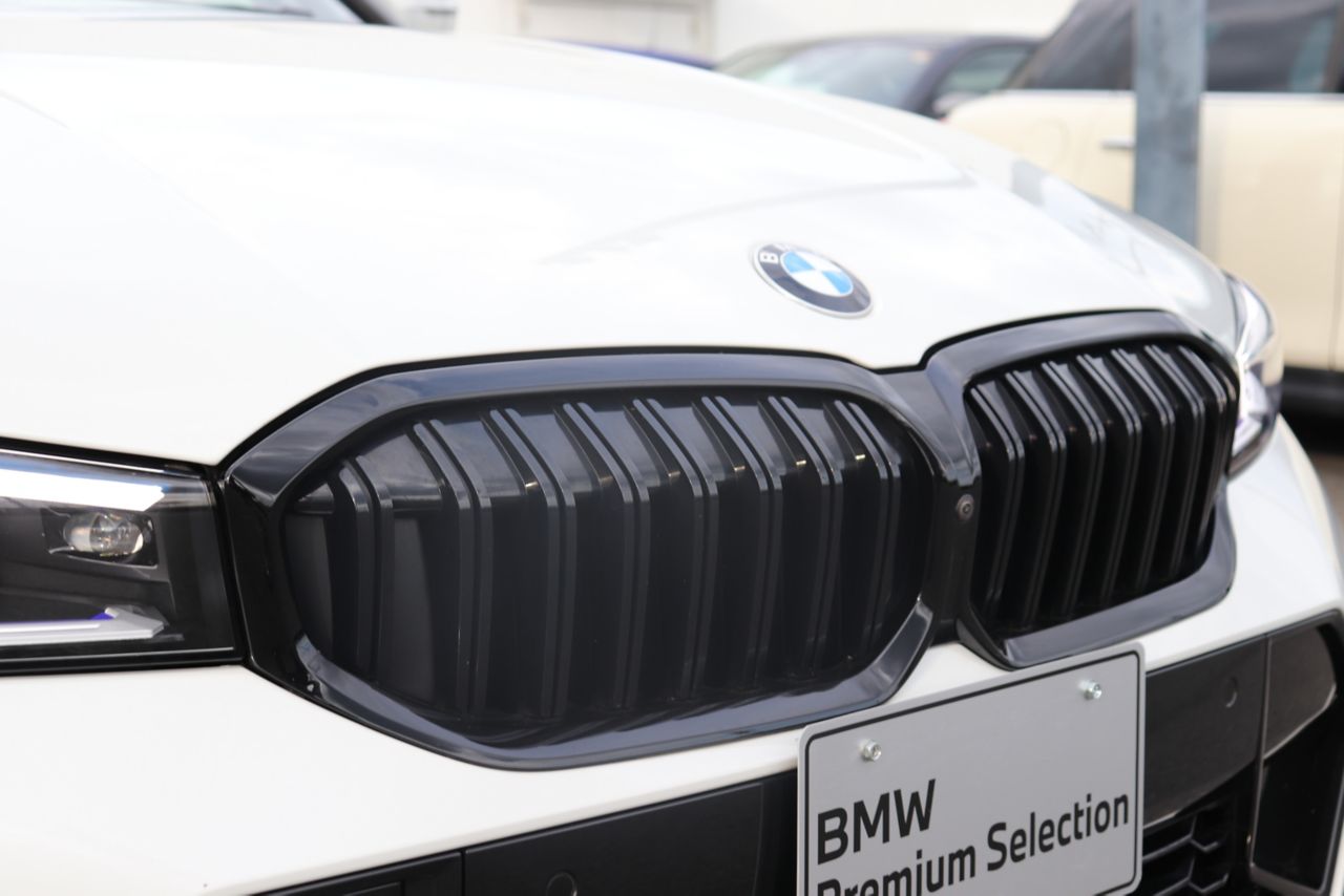 320d xDrive Berline RHD