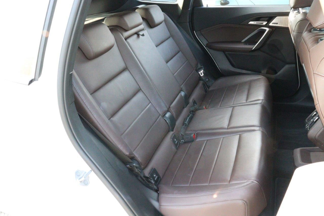 U11 iX1 xDrive30