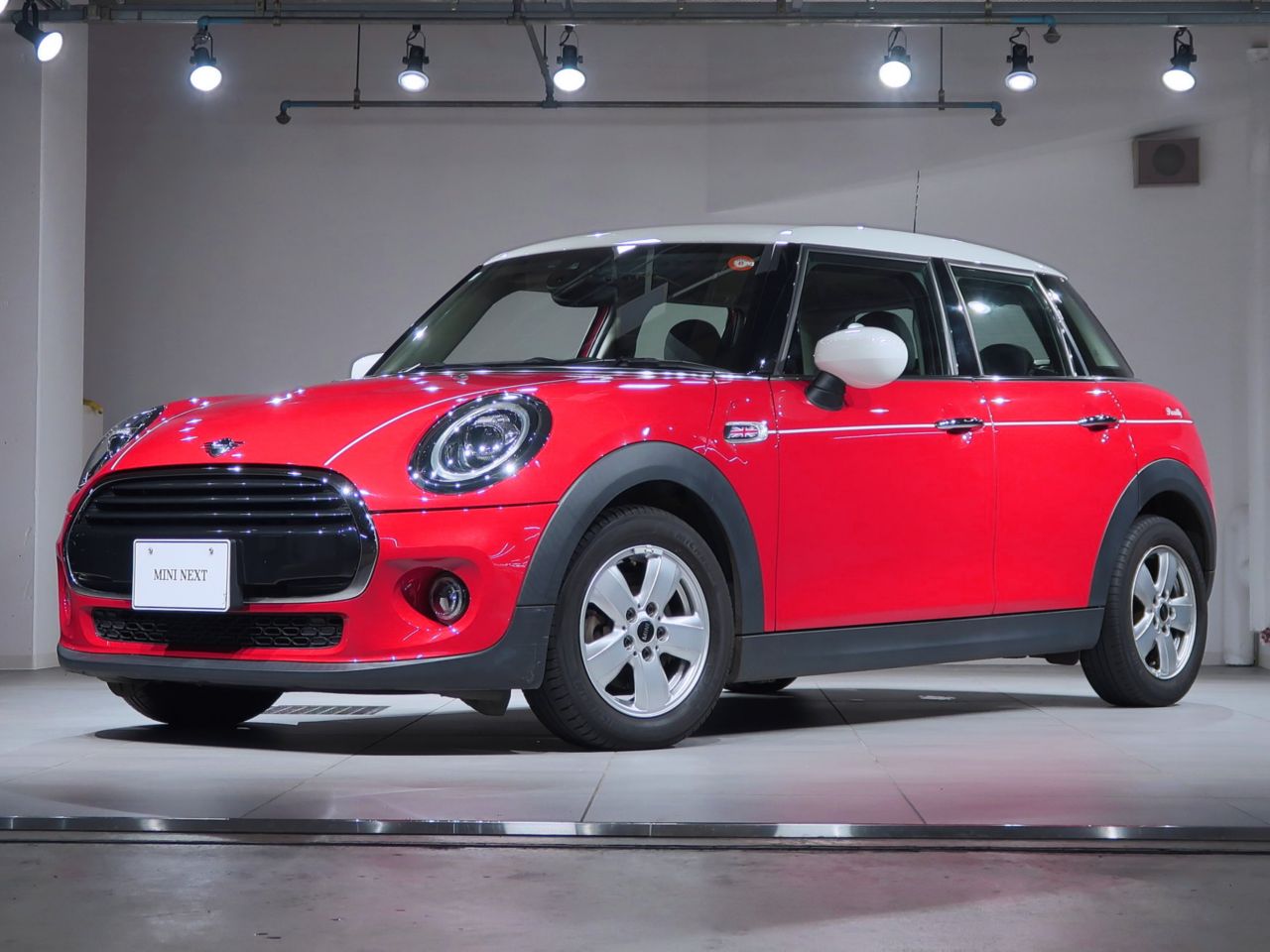 MINI COOPER 5 DOOR PICCADILLY EDITION.