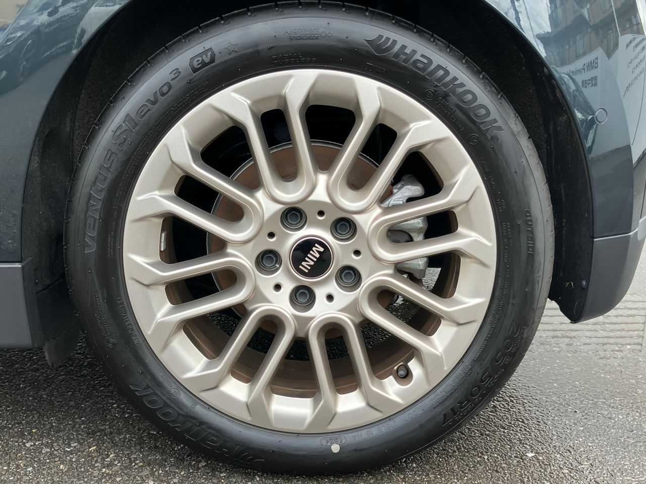 J01 MINI Cooper SE