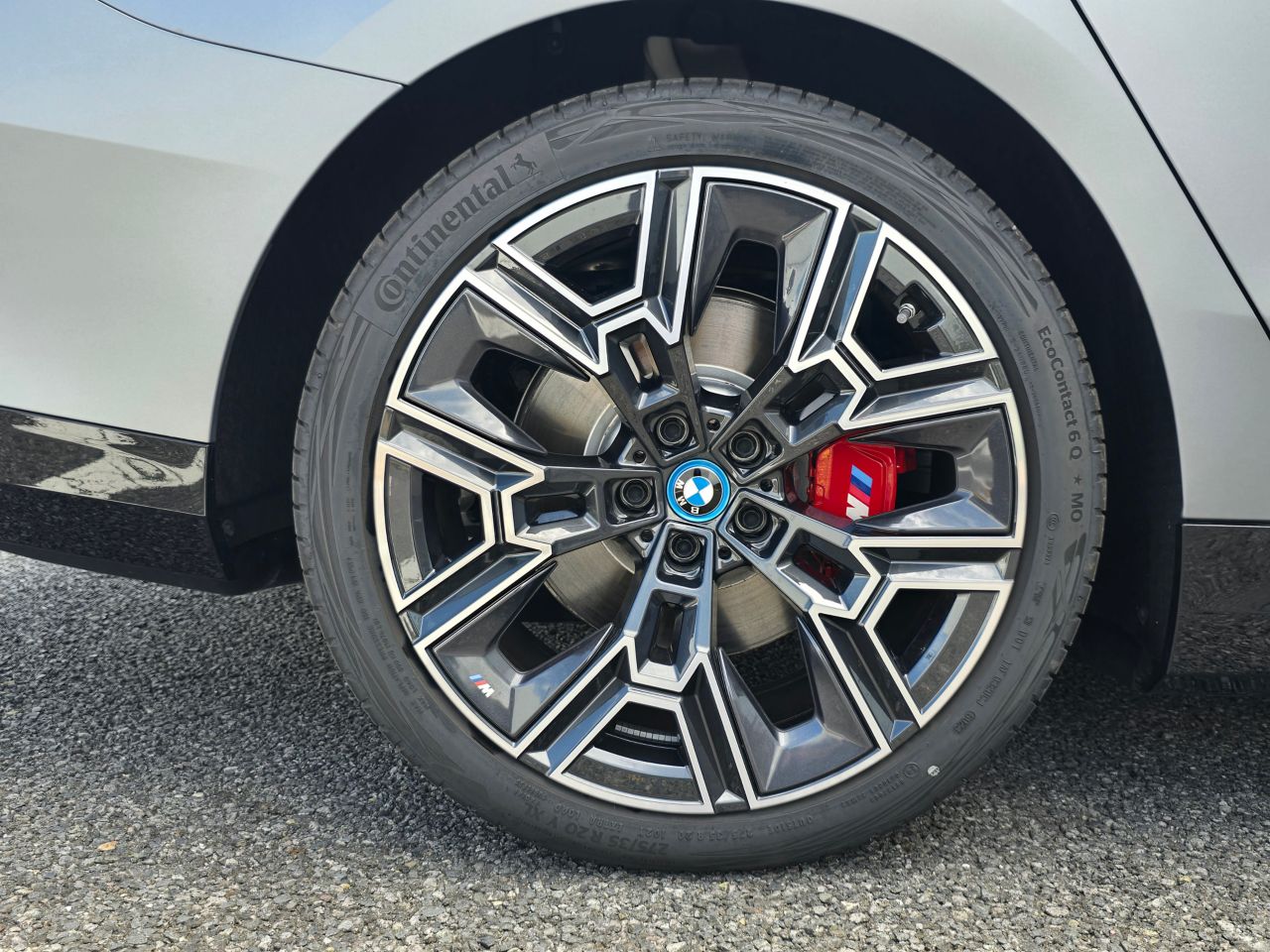 BMW i5 eDrive40 M Sport RHD