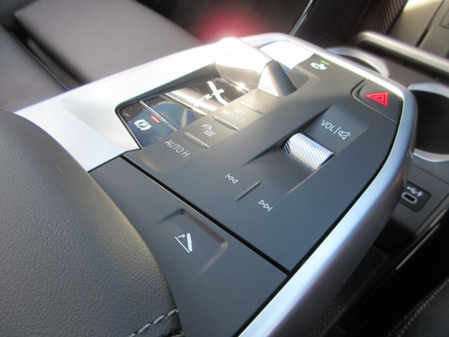 iX2 xDrive30 MSP