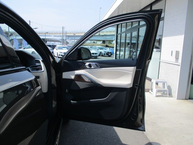 X* xDrive30d RHD