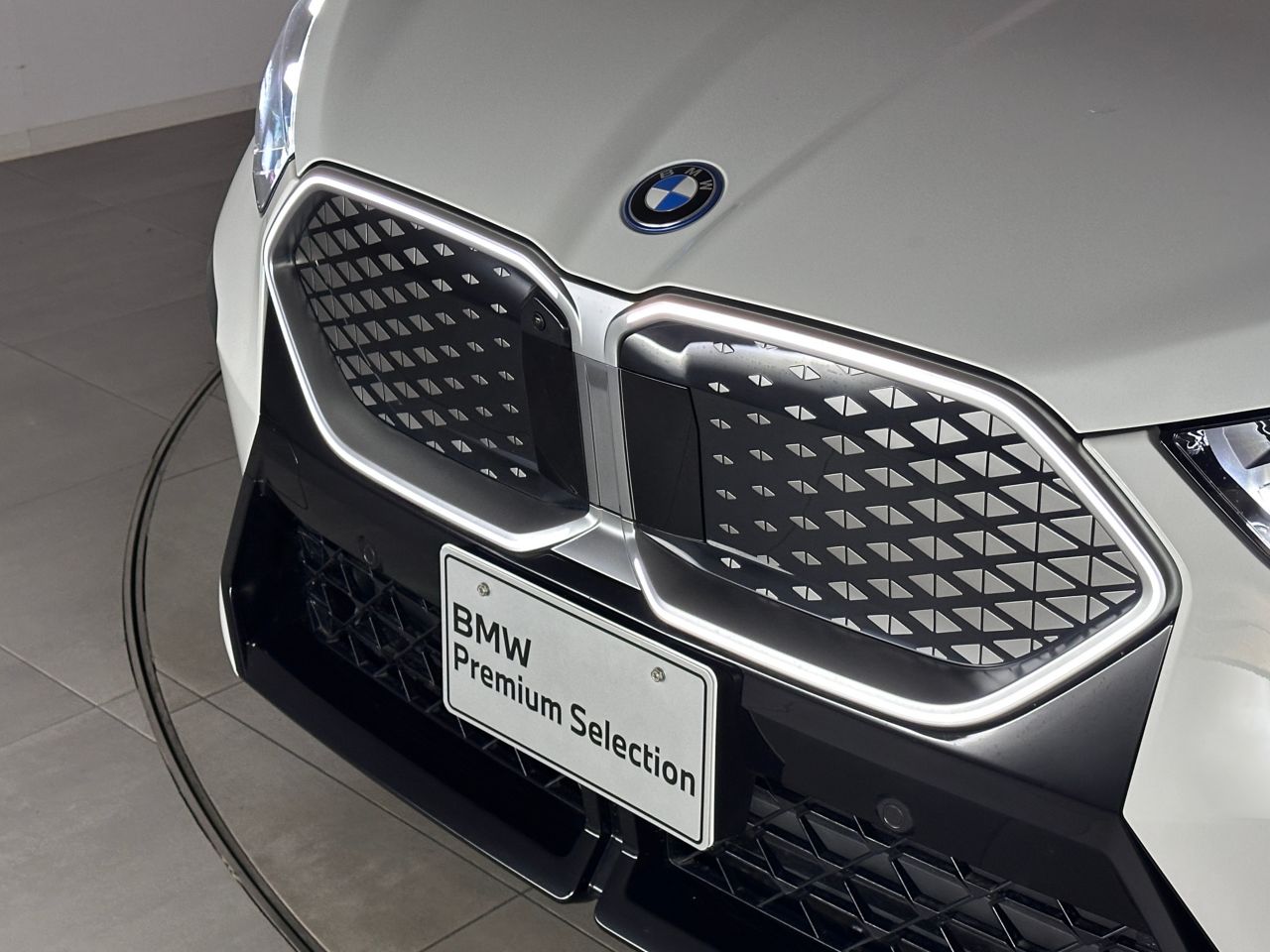 iX2 xDrive30 MSP