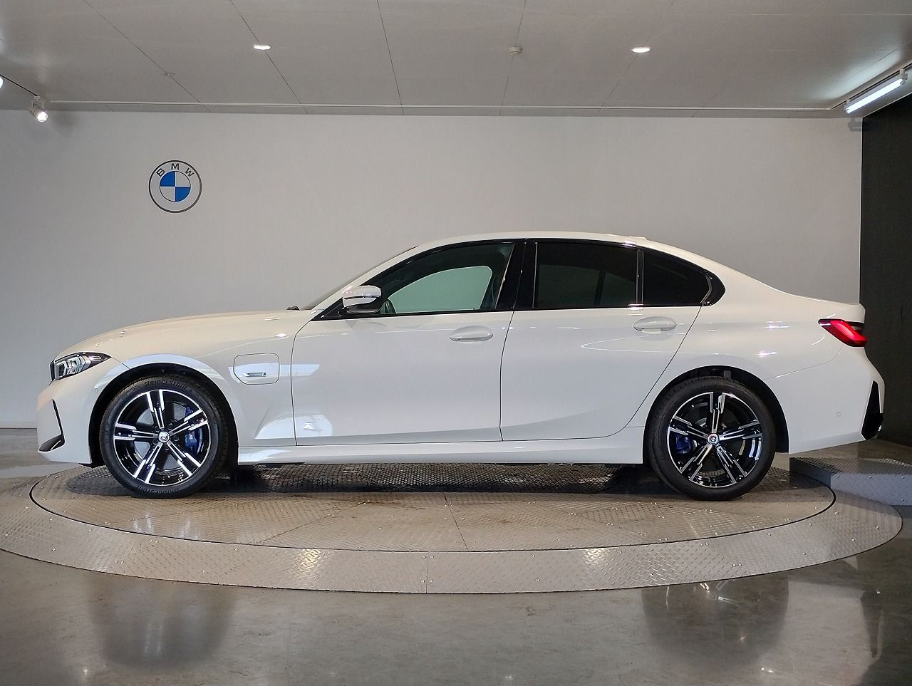 G20 330e Saloon LCI RHD MX