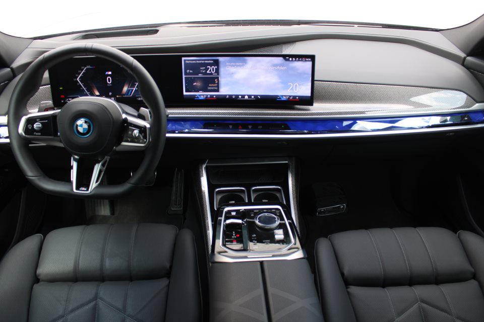 BMW 750