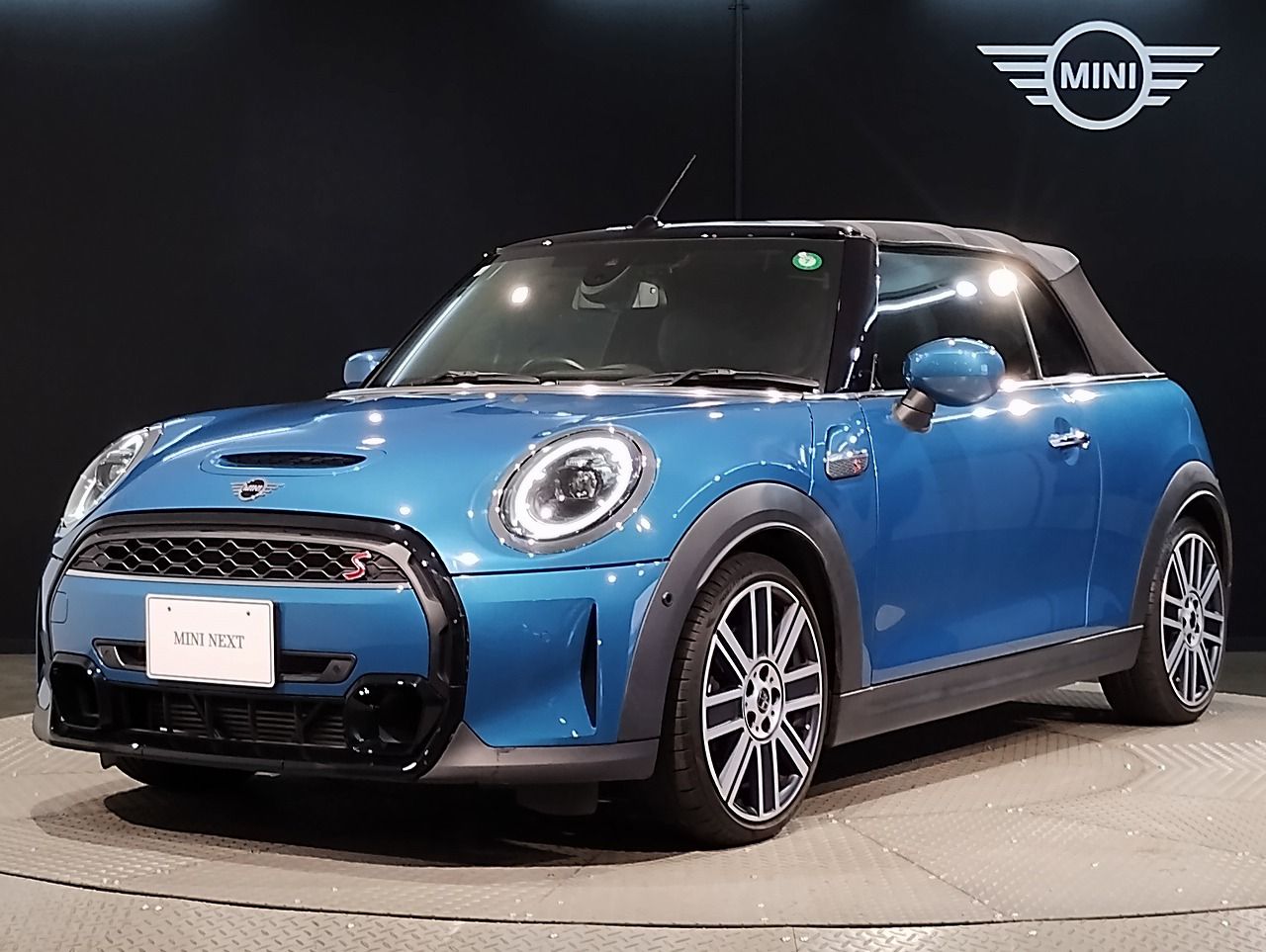 MINI COOPER S CONVERTIBLE.