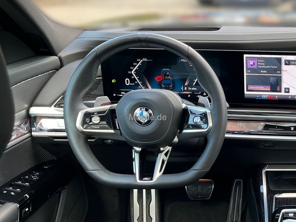BMW 740