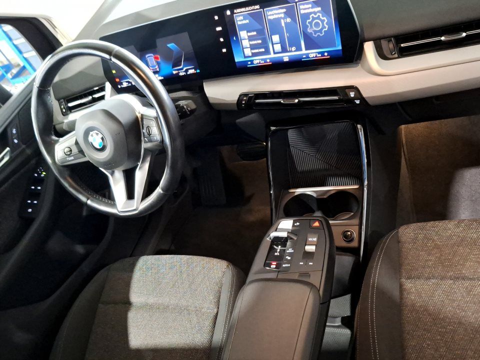 BMW 218