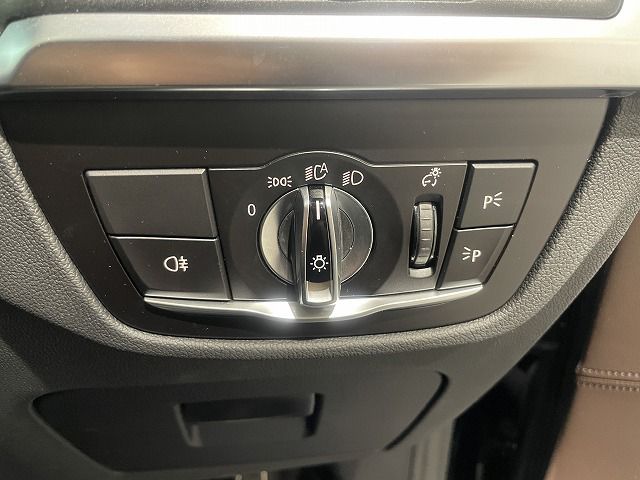 G01 X3 M40d RHD LCI