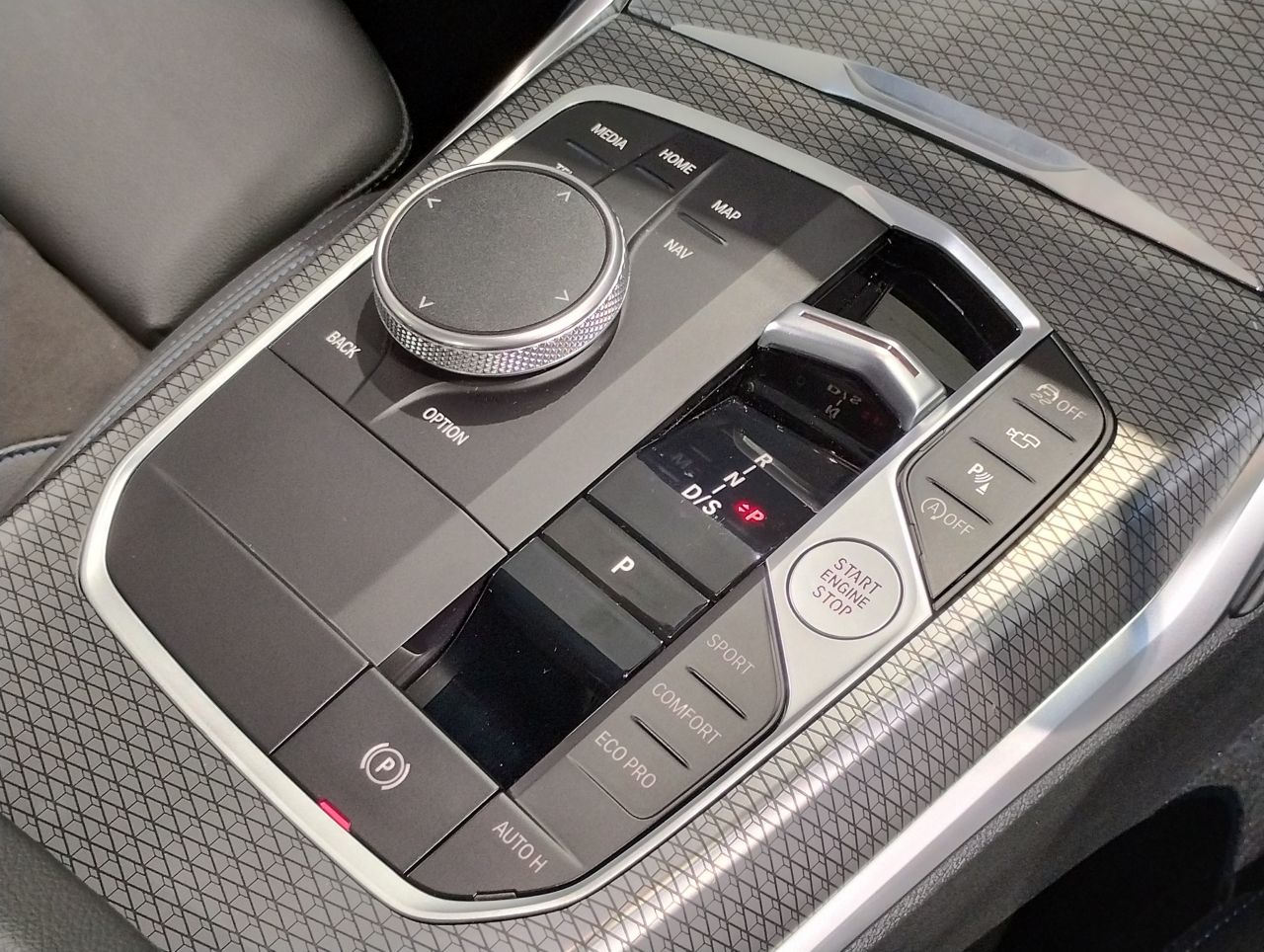 G20 320i Saloon LCI RHD MX