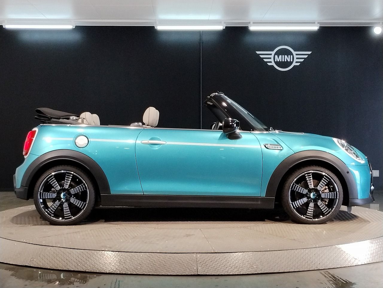 MINI Cooper S Convertible RHD